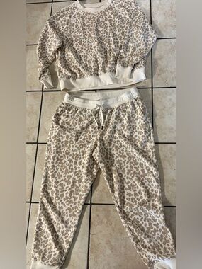 Old Navy Leopard Print Loungewear Set - Sweatshirt & Joggers Womens Sz Large